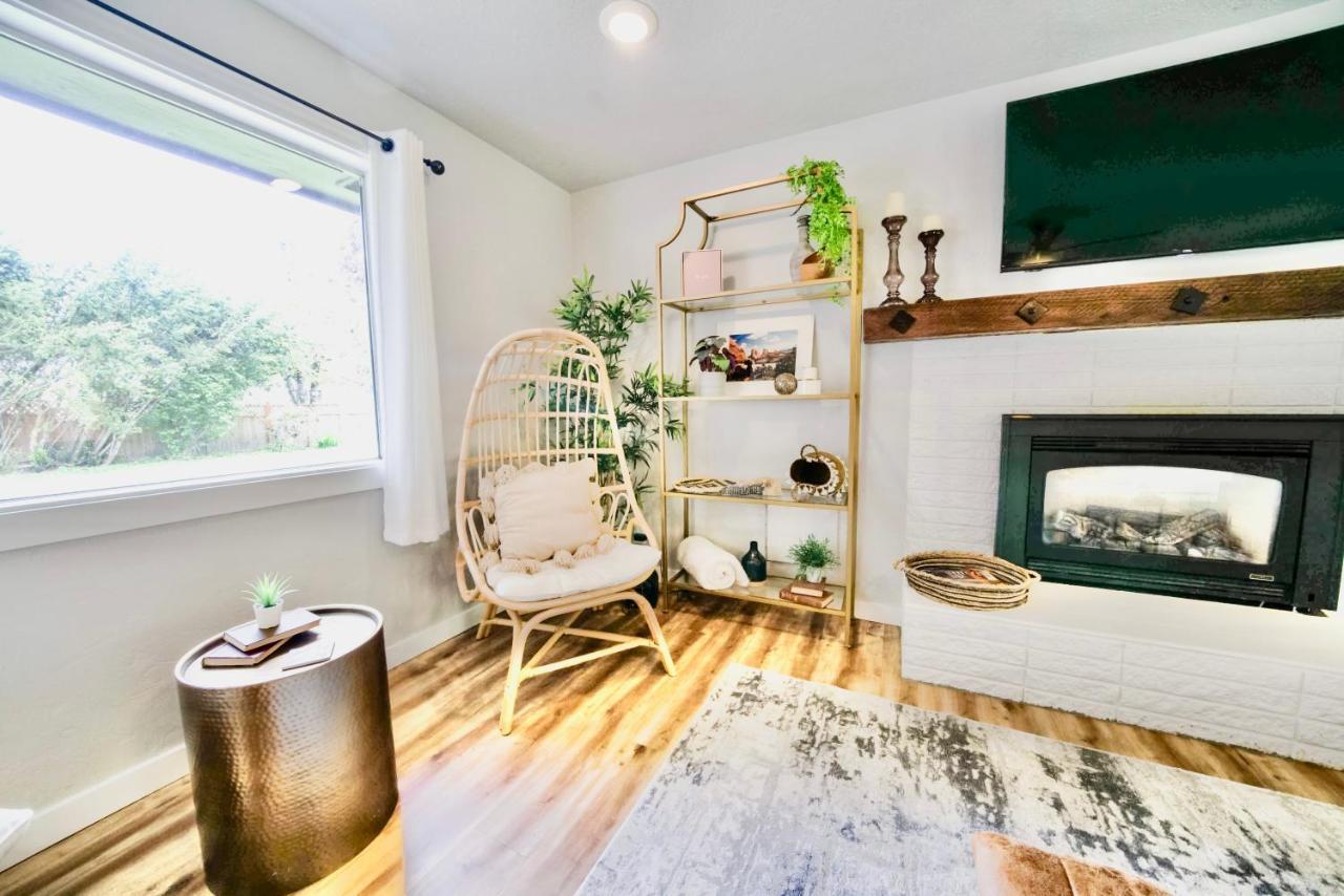 Modern Boho Retreat Villa Corvallis Exteriör bild